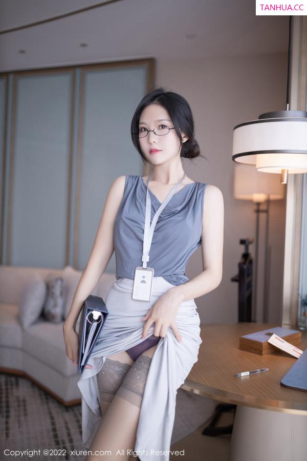 陈若依 抖娘利世 [XiuRen]高清写真图 2022.11.23 No.5900 利世 丝袜长裙第19张图片
